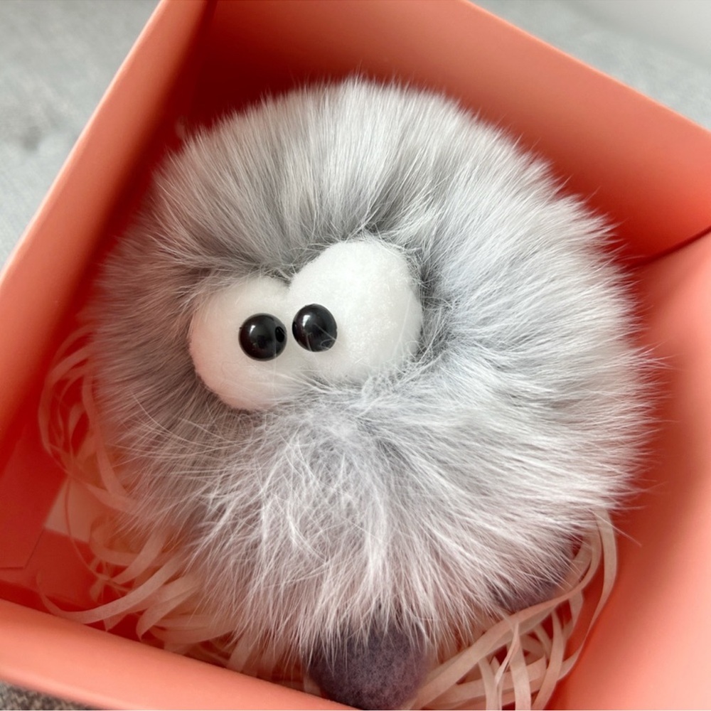 Gray Fluffy Media Pet coal ball